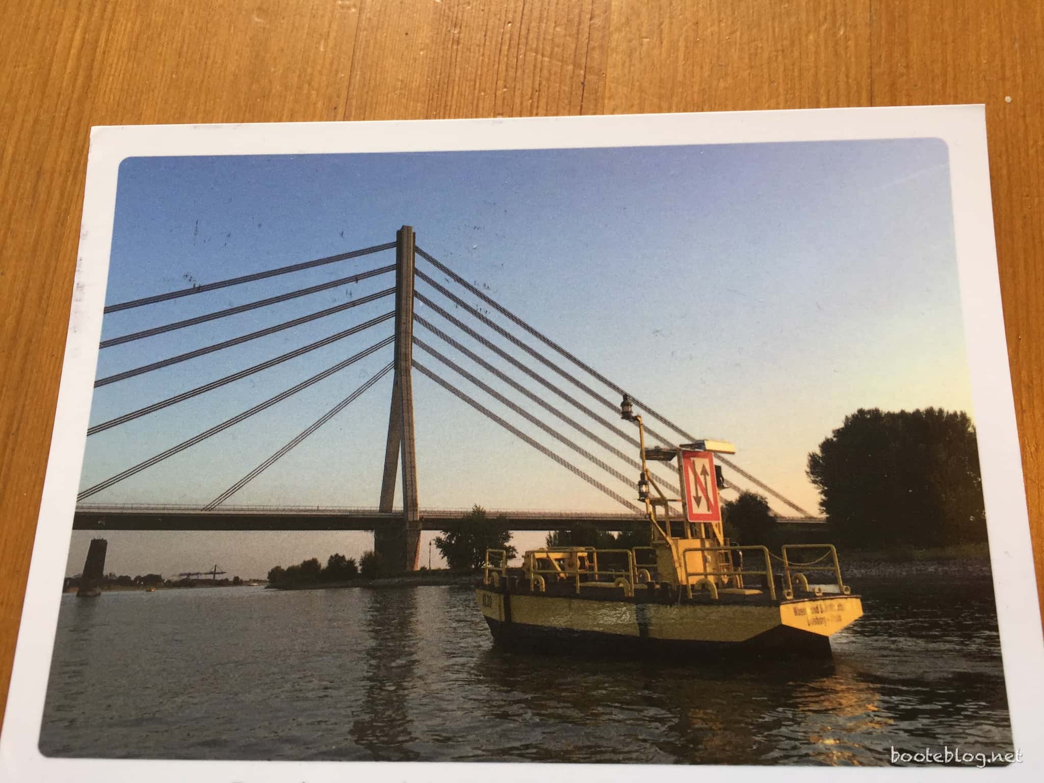 Die erste Dankeschön-Postkarte: Duisburg, alter Pfeiler im Hintergrund