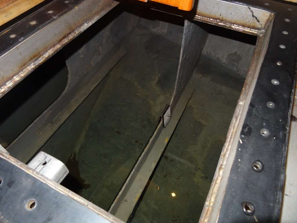 Frischwasser Tank auf dem Boot JULIUS