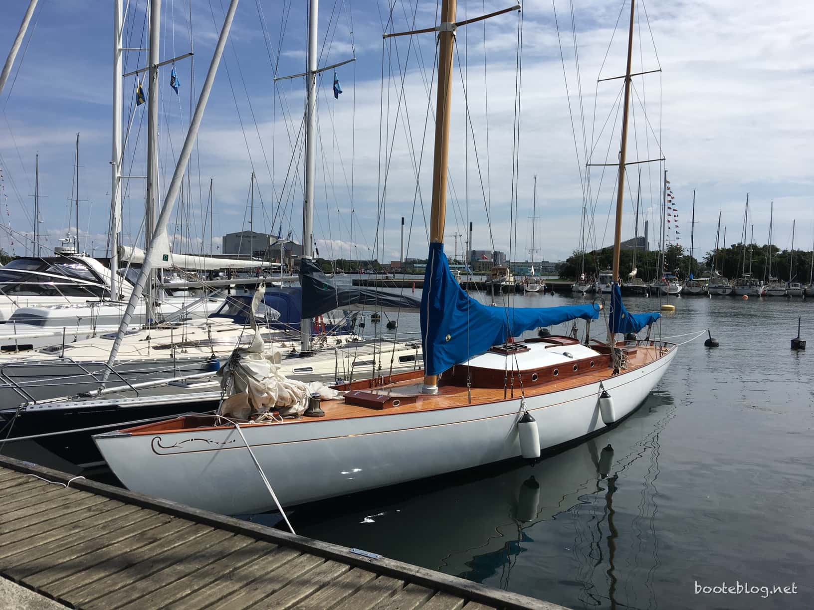 segelboot holz pflege